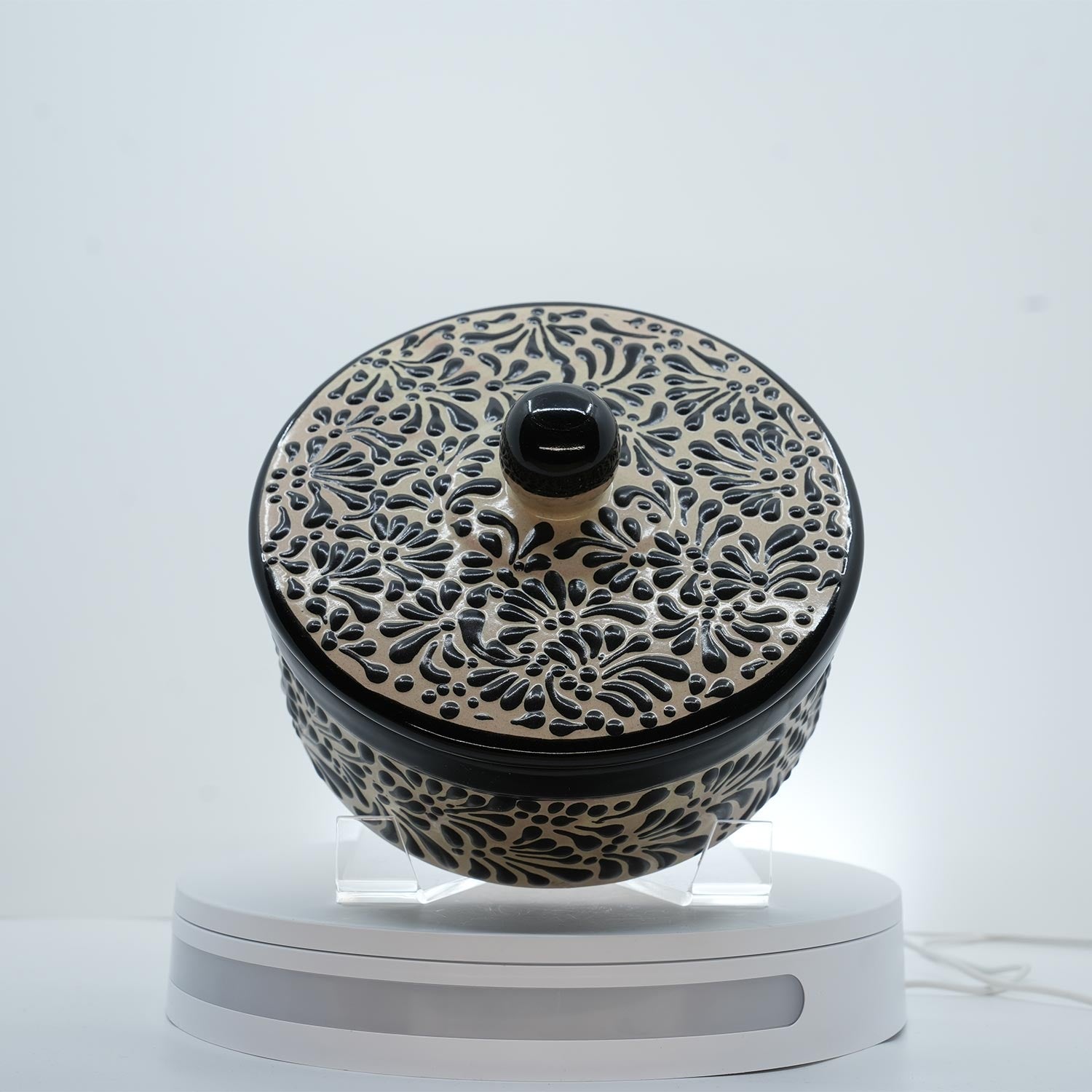 Eternal Bloom Black on White Tortilla Holder