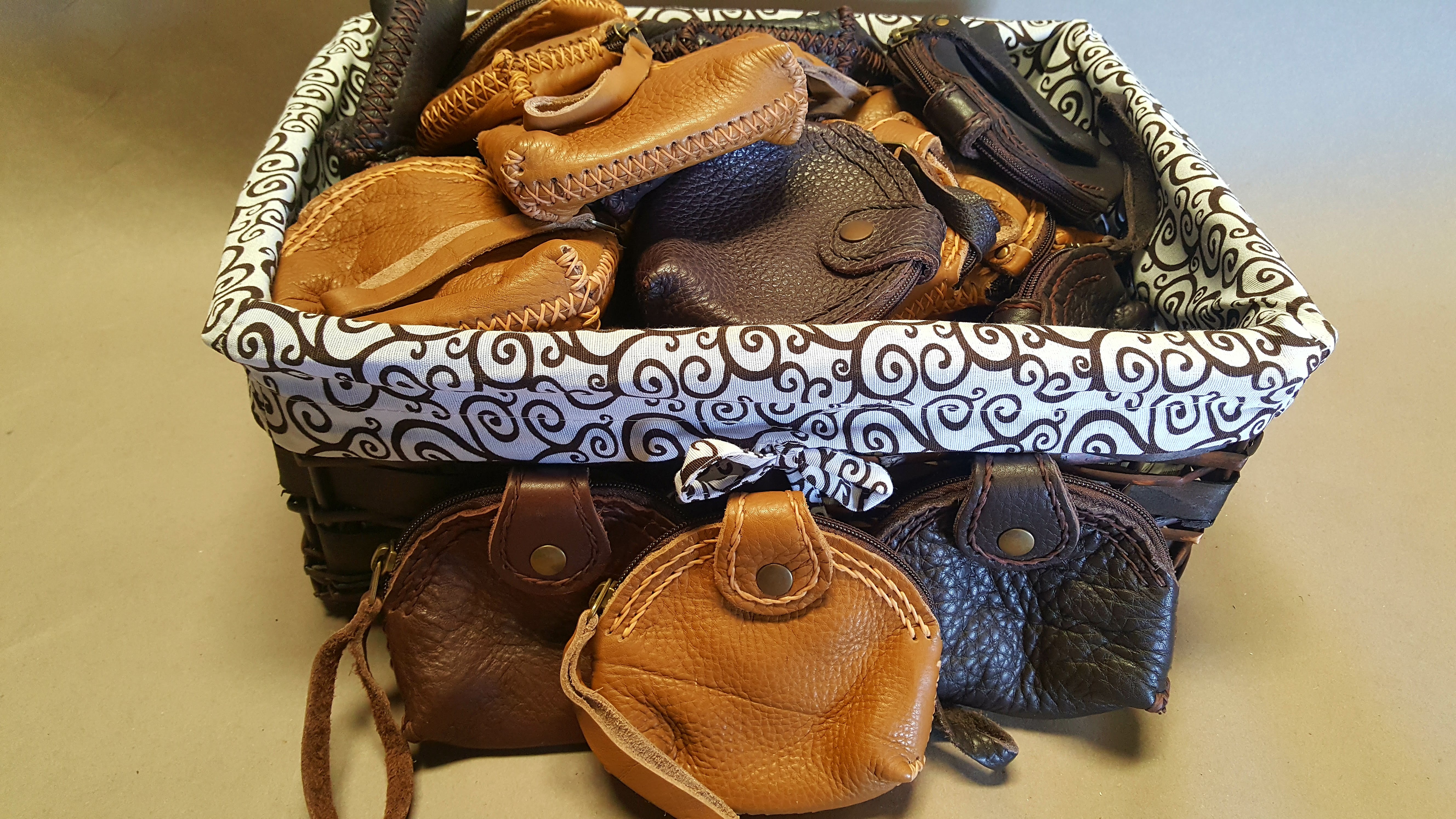 $9.50 ea. #1046 Soft Leather Stitched Coin Purse (12 pcs/Order) – El ...
